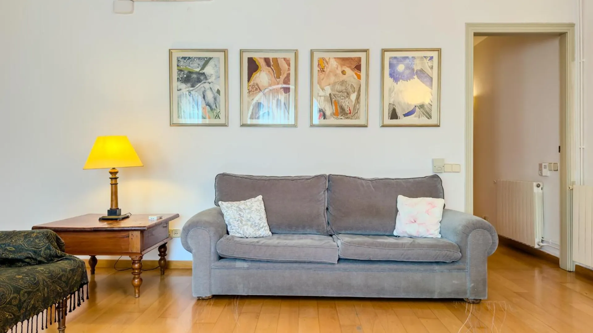 Enrique Granados Apartment Barcelona