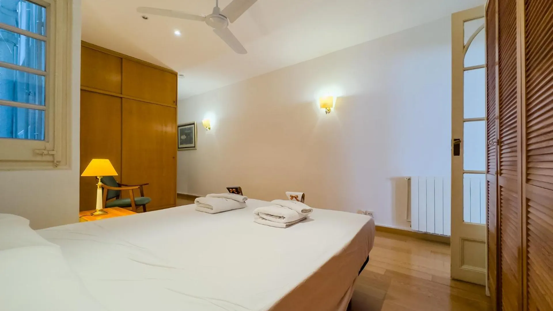 Enrique Granados Apartment Barcelona