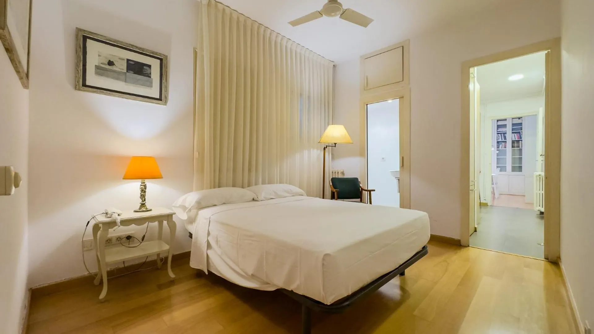 Enrique Granados Apartment Barcelona