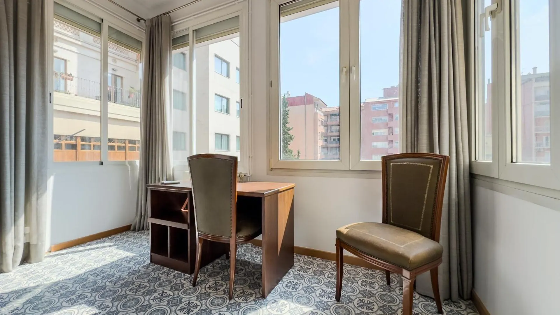 Enrique Granados Apartment Barcelona 0*,  Spain